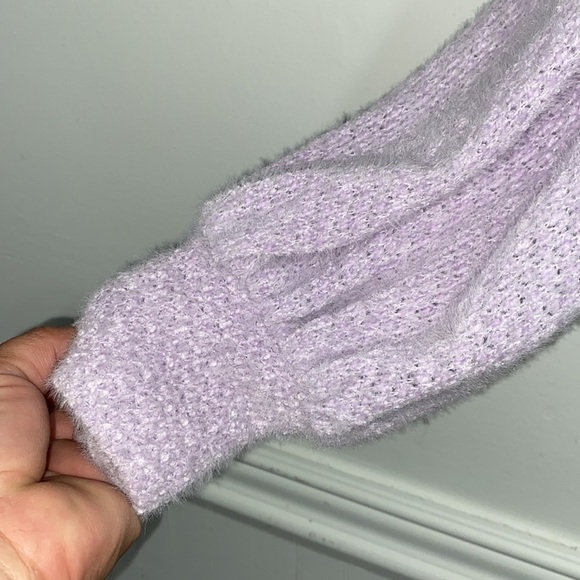 Hollister soft sweater lavender purple plush fuzzy cozy‎ slight balloon sleeve - Picture 5 of 5